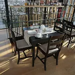Muralha Charm House 라메구