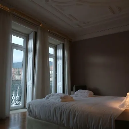 Muralha Charm House