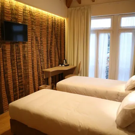 Bed & Breakfast Muralha Charm House