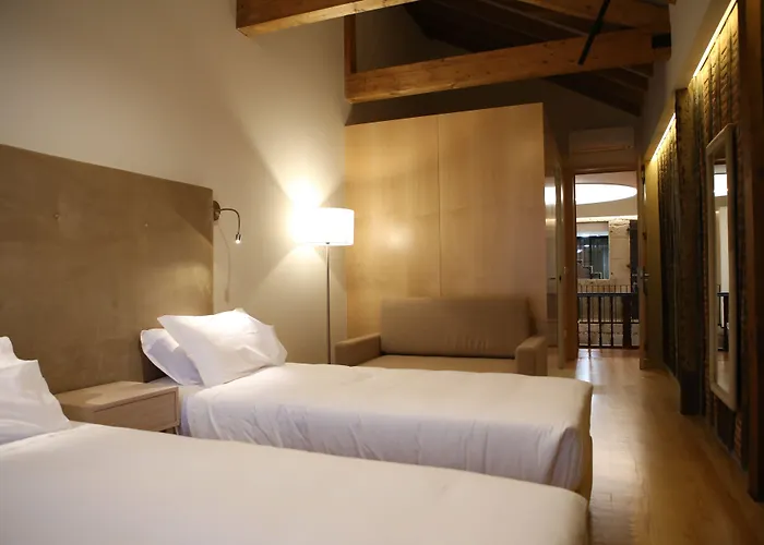 Muralha Charm House Bed & Breakfast