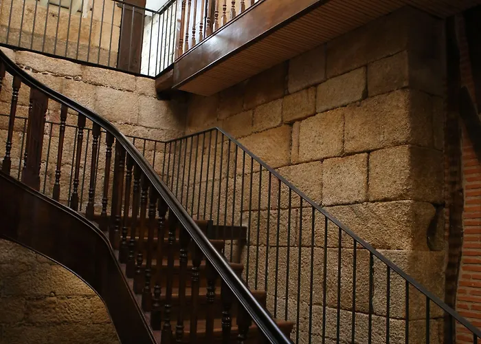 Muralha Charm House Bed & Breakfast 4*